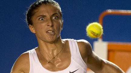 L'Italienne Sara Errani lors de son match face &agrave; la Fran&ccedil;aise Aliz&eacute; Cornu en demi finale du tournoi d'Acapulco (Mexique), le 1er mars 2013. (YURI CORTEZ / AFP)