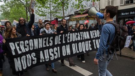 Des manifestants défilent contre la loi Travail le 19 mai 2016 à Paris. (MICHAUD GAEL / NURPHOTO / AFP)