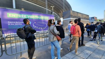 Le vaccindrome du Stade de France, 27 avril 2021. (BENJAMIN ILLY / FRANCE-INFO)