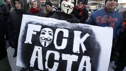 Des Su&eacute;dois manifestent contre la signature du trait&eacute; ACTA, le 4 f&eacute;vrier 2012. (FREDRIK PERSSON / SCANPIX-SWEDEN / AFP)