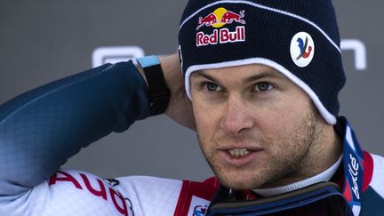 Le casque porté pendant la Coupe du monde par le skieur&nbsp;Alexis Pinturault a été adjugé à 19 000 euros, enchère la plus élevée de cette vente carritative.&nbsp; (MARCO BERTORELLO / AFP)