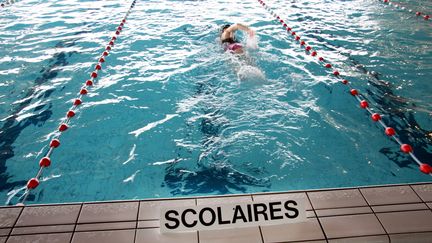 Une piscine publique à Thionville,en 2019. (JULIO PELAEZ / MAXPPP)