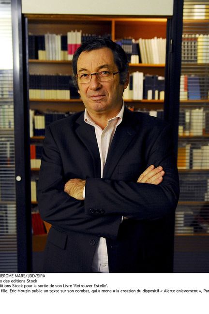 Eric&nbsp;Mouzin&nbsp;dans les locaux des éditions Stock, le 20 décembre 2010, pour la sortie de son livre "Retrouver Estelle". (JEROME MARS / JDD / SIPA)