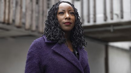 Aïssata Seck, présidente et fondatrice de l'Association pour la mémoire et l'histoire des tirailleurs sénégalais, le 17 avril 2023 à Bondy (Seine-Saint-Denis). (GEOFFROY VAN DER HASSELT / AFP)