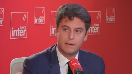 Le président du groupe Ensemble à l’Assemblée nationale et ancien Premier ministre Gabriel Attal, le 14 octobre 2024 sur France Inter. (FRANCE INTER / RADIO FRANCE)