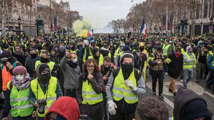 Une manifestation des "gilets jaunes" sur les Champs-Elysées, le 8 décembre 2018, à Paris. (N.E. / NURPHOTO / AFP)