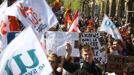 Le défilé du 1er-Mai à Paris en 2016. Photo d'illustration. (PHILIPPE LAVIEILLE / MAXPPP)