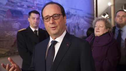 Fran&ccedil;ois Hollande &agrave;&nbsp;Saint-Pierre-et-Miquelon, le 24 d&eacute;cembre 2014. (CITIZENSIDE / CHANTAL BRIAND / AFP)