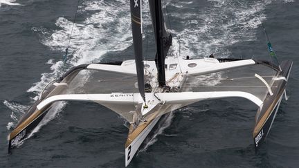 &nbsp; (Le trimaran de Yann Guichard, le plus grand voilier de la flotte. © Alexis Courcoux)