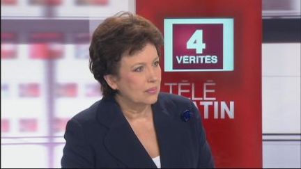 Roselyne Bachelot aux 4 Vérités sur France 2 (4 janvier 2011) (F2)