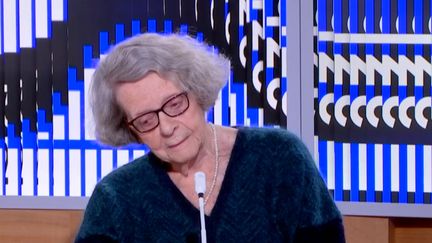 "Il y a trop de laissés pour compte dans les démocraties", pour Monique Chemillier-Gendreau