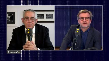 Jean-Marc Pujol (à gauche), maire sortant de Perpignan et candidat LR à sa succession interviewé en duplex par franceinfo&nbsp; (FRANCEINFO)