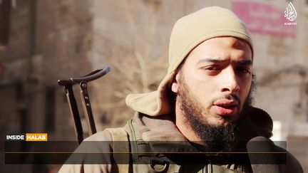 Le jihadiste Salim Benghalem, dans un vidéo diffusée par les jihadistes de l'Etat islamique, le 1er février 2015.&nbsp; (AL HAYAT MEDIA CENTRE / AFP)