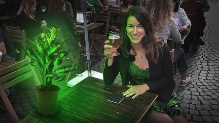 Rose-Marie Vesin-Auclair travaille sur la création de plantes bioluminescentes qui pourraient bientôt fleurir dans nos villes. (ROSE-MARIE VESIN AUCLAIR)