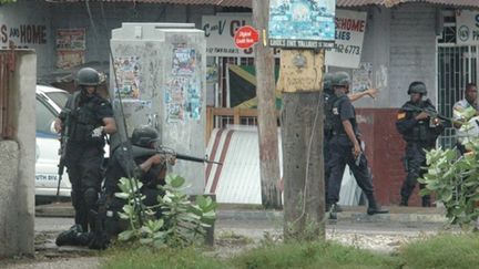 Affrontements entre gangs et police à Kingston - 24/05/10 (AFP Bryan Cummings)