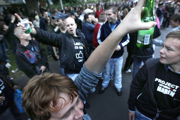 3 à 4000 jeunes se sont retrouvés dans la petite ville de Haren aux Pays-Bas
 (Catrinus Van Der Veen / AFP)