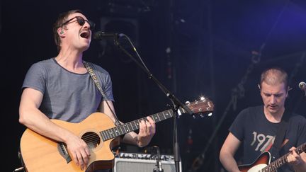 Un peu de douceur avec l'indie pop belge des Girls in Hawaii sur la scène Cascade de Rock en Seine. 
 (Gilles Scarella / Studio FTV)