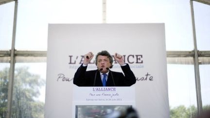 Jean-Louis Borloo, à Epinay-sur-Seine, lors d ela création de "L'Alliance" cenriste le 26 juin 2011 (AFP/FRED DUFOUR)