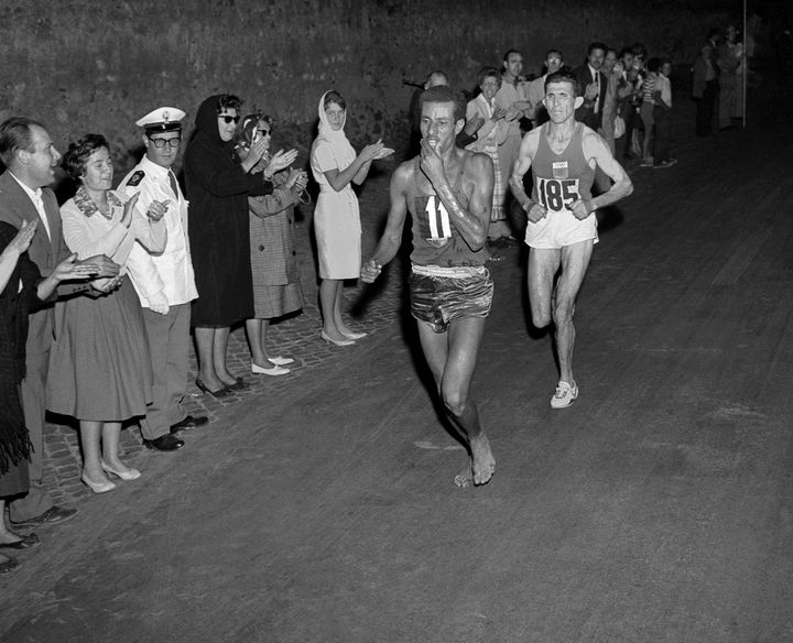 Le coureur &eacute;thiopien Abebe Bikila a remport&eacute;, pieds nus, le marathon olympique de Rome (Italie), en 1960. (AFP)