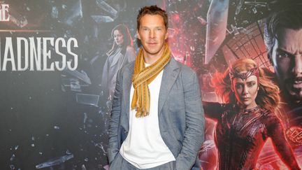 L'acteur Benedict Cumberbatch assiste au photocall du film "Doctor Strange in the Multiverse of Madness" à l'hôtel Ritz-Carlton, le 21 avril 2022. (GERALD MATZKA / DPA)