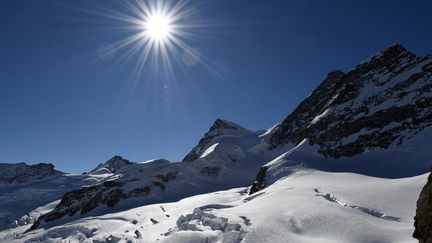 Le glacier d'Aletsch en Suisse, prise le 14 février 2023. (LIAN YI / XINHUA / AFP)