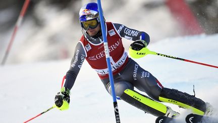 Alexis Pinturault à l'attaque en slalom (PHILIPPE DESMAZES / AFP)