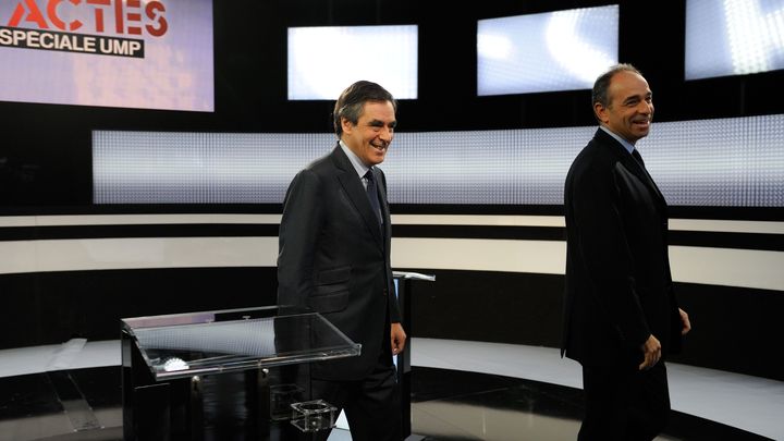 Jean-Fran&ccedil;ois Cop&eacute; et Fran&ccedil;ois Fillon, avant le d&eacute;but de leur d&eacute;bat le 25 octobre 2012 sur France 2. (WITT / SIPA)