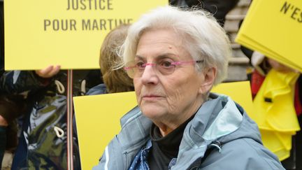 La militante&nbsp;Martine Landry lors d'une manifestation devant le tribunal de Nice, le 8 janvier 2013. (ERICK GARIN / CROWDSPARK / AFP)