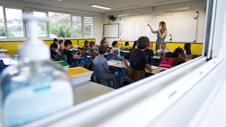 Une classe d'école primaire en septembre 2021;&nbsp; (SULIANE FAVENNEC / AFP)