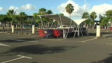 Rue déserte en Guadeloupe lors de la grève générale en janvier 2009 (France 3)