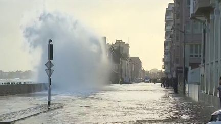 Tempête Pierrick : du Pas-de-Calais jusqu’en Bretagne, vagues géantes et inondations