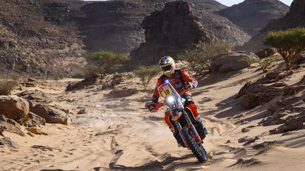 Toby Price a enfin remporté sa première étape sur le Dakar 2022, mercredi. (JULIEN DELFOSSE / DPPI)