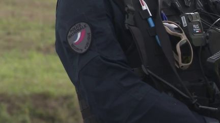 À Rennes (Ille-et-Vilaine), une opération de police anti-drogue a tourné au drame, dans la nuit du mardi 6 septembre au mercredi 7 septembre. Une femme de 22 ans a été tuée, et un homme a été blessé.  (FRANCE 2)