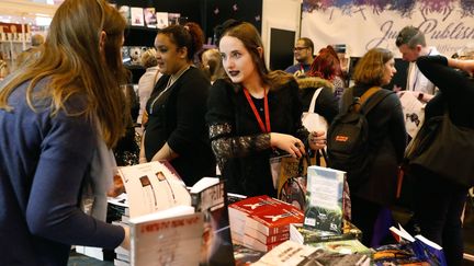 Le genre "Young Adult" représente désormais 40% des ventes de littérature jeunesse en France
 (Patrick Kovarik / AFP)