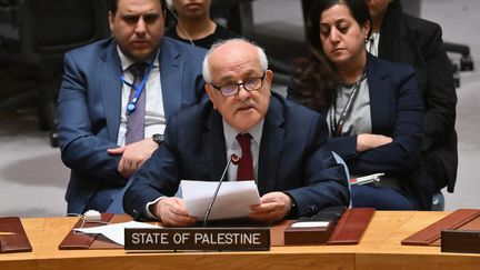 L'Observateur permanent de la Palestine auprès des Nations unies, Riyad Mansour, s'exprime lors d'une réunion du Conseil de sécurité des Nations unies au siège de l'ONU, le 25 mars 2024, à New York (Etats-Unis). (ANGELA WEISS / AFP)