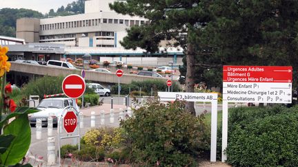 Le CHU de Saint-Étienne (Loire), en septembre 2009. (PHILIPPE MERLE / AFP)