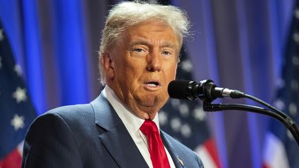 Donald Trump donne un discours lors d'un meeting de la chambre des Républicains, à Washington, le 13 novembre 2024. (ALLISON ROBBERT - POOL VIA CNP / CONSOLIDATED NEWS PHOTOS)