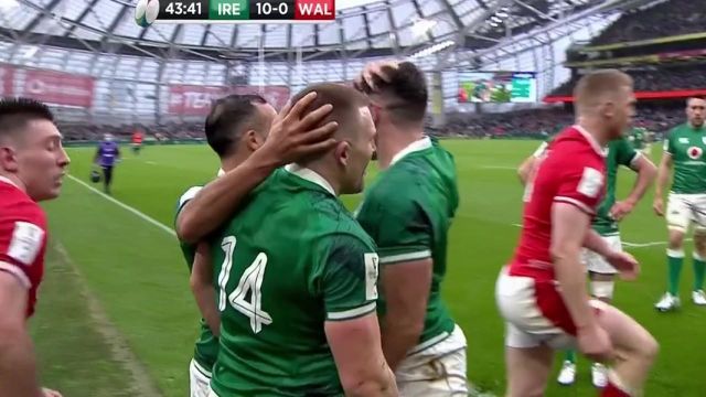 Après vérification vidéo, l'essai en coin d'Andrew Conway est validé par M. Peyper ! Sexton ne se fait pas prier et transforme : 17-0, l'Irlande prend le large à l'Aviva Stadium.