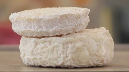 Le picodon, un petit fromage de chèvre, est produit en Ardèche et dans la Drôme. (CAPTURE D'ÉCRAN FRANCE 2)