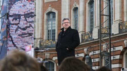 Jean-Luc Mélenchon, candidat La France insoumise à l'élection présidentielle, en meeting à Toulouse (Haute-Garonne) le 3 avril 2022 (SEBASTIEN LAPEYRERE / MAXPPP)