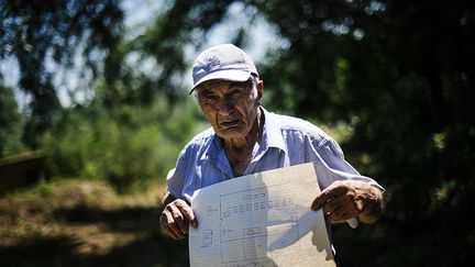 formé par une cinquantaine de survivants de ce camp veulent ressusciter le souvenir du site. «L'idée est de créer un musée comme à Buchenwald et dans d'autres camps nazis», auquel ce camp peut être comparé, explique Vladimir Gerassimov, un des membres du comité. «Les baraques doivent être reconstituées. Nous sommes en train de rassembler des objets ayant appartenu aux détenus, des lettres, des témoignages» précise-t-il. (AFP PHOTO / DIMITAR DILKOFF)