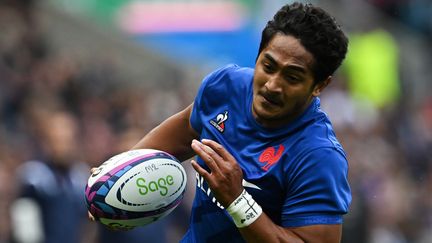 Le centre français Yoram Moefana pendant le match entre l'Écosse et la France au stade Murrayfield à Édimbourg, en Écosse, le 5 août 2023. (PAUL ELLIS / AFP)