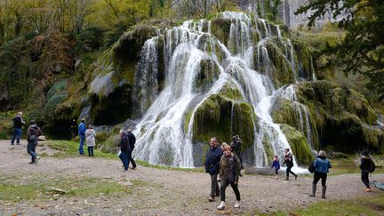 La cascade des Tufs dans le Jura. (PHILIPPE TRIAS / MAXPPP)