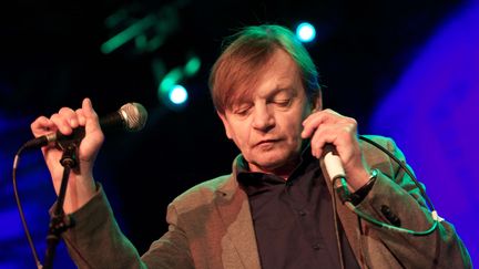 Mark E. Smith, chanteur de The Fall, en concert à Cambridge, en Angleterre, le 15 novembre 2011.&nbsp; (VALERIO BERDINI / MUSIC P / REX / SIPA / REX)