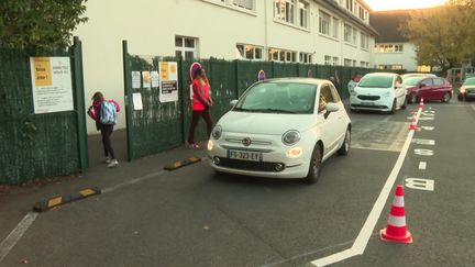 Un dispositif pour sécuriser les enfants lorqu'ils sont déposés à l'école (FRANCE 3)