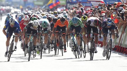 Jasper Philipsen (à droite de l'image, ici sur la 2e étape) a encore été le plus rapide des sprinteurs, le 18 août 2021 à Albacete. (ANDER GILLENEA / AFP)