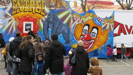 Cirque Zavatta installé en 2013 sans autorisation sur un parking d'école à Massy
 (MAXPPP/PHOTOPQR/LE PARISIEN)