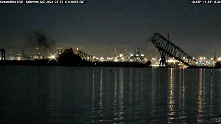 Cette capture de vidéo montre le pont Francis Scott Key effondré après une collision avec un bateau, à Baltimore (Maryland), le 26 mars 2024. (EPN / NEWSCOM / SIPA)