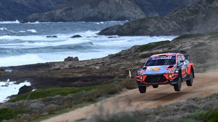 Dani Sordo s'est imposé en Sardaigne. (MIGUEL MEDINA / AFP)