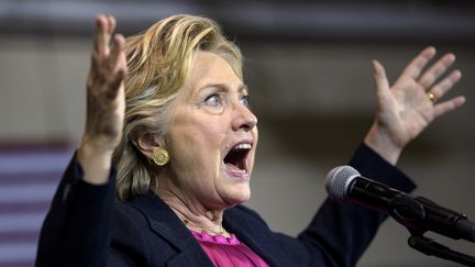 La candidate démocrate Hillary Clinton, le 27 septembre 2016, à&nbsp;Raleigh (Caroline du Nord). (BRENDAN SMIALOWSKI / AFP)